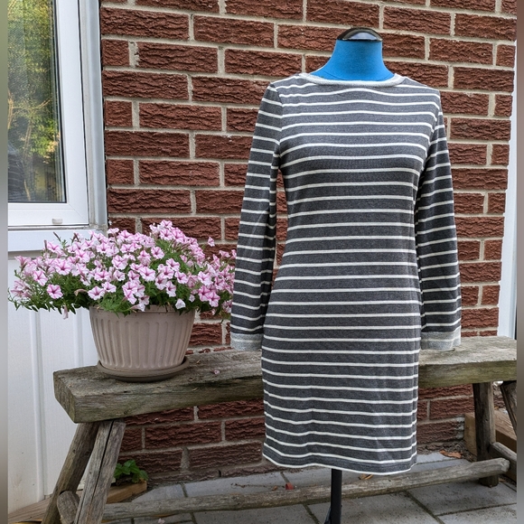Casual Jersey dress Grey and White striped sz M - Picture 1 of 7
